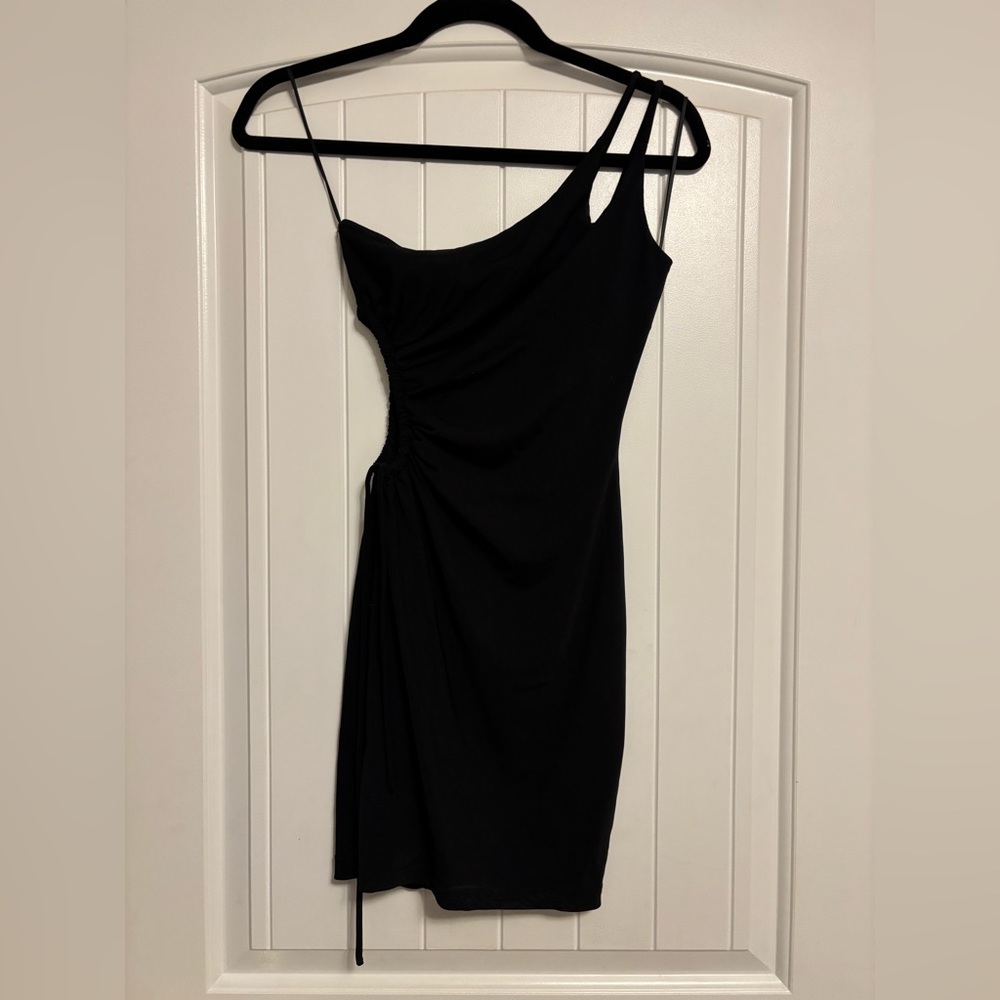 Privy One-Shoulder Black Dress